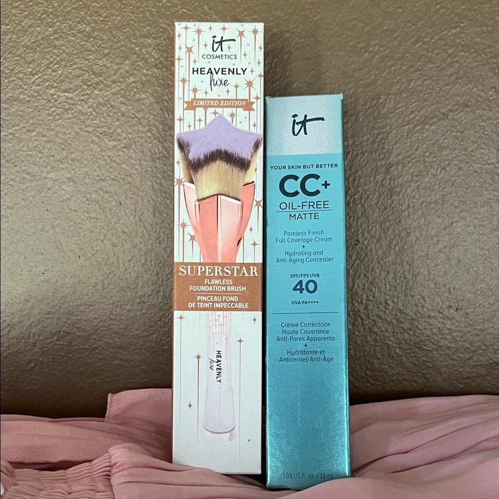 NEW! BUNDLE Light Medium It Cosmetics CC+ Oil-Free Matte Cream and Brush NEW